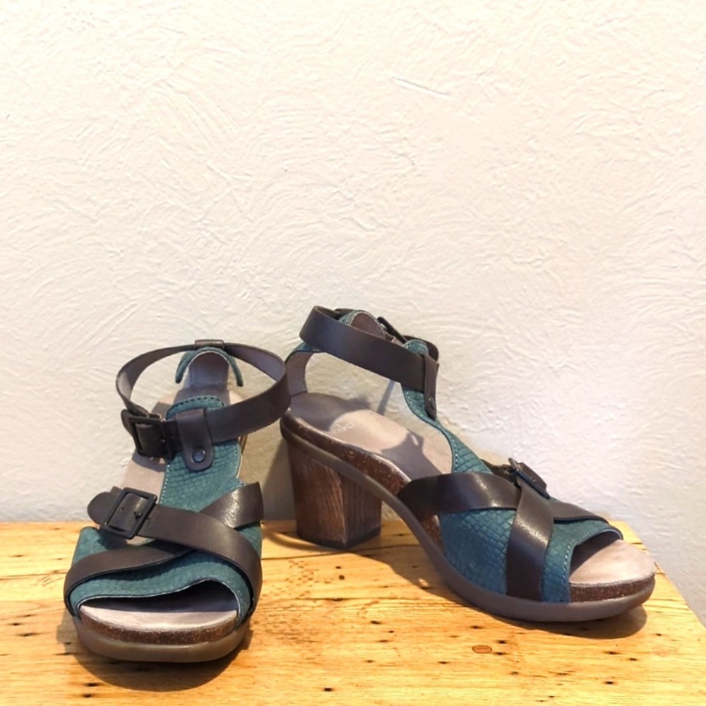 Dansko Women's Dominique Block Heel Ankle Strap Comfort Sandal Size EU 39/US 8.5